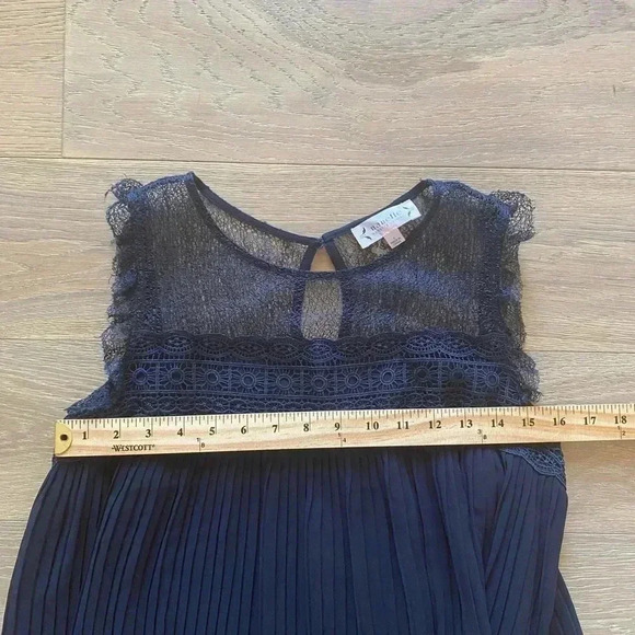 Nanette lepore pleated tank top navy blue small - Picture 4 of 5